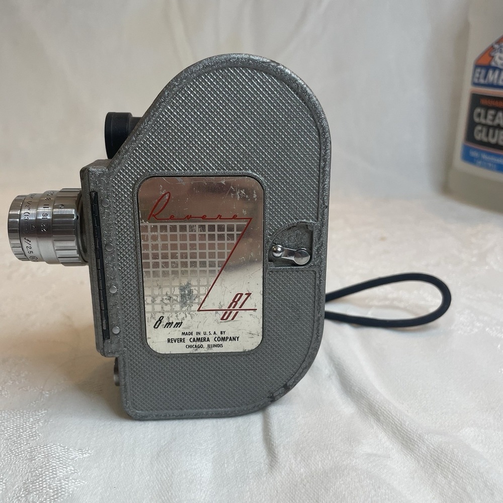 Vintage Revere Model 87 8mm Movie Camera UNTESTED - Picture 5 of 7